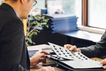 新社会人だけじゃない！環境の変化で春からスーツが必要になる社会人の方へ