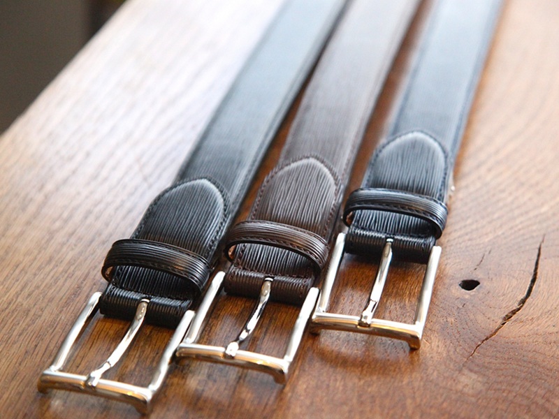 メンズ型押し革ベルト入荷